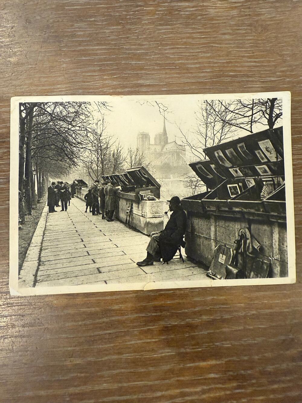 Bouquinistes Quai de la Tournelle Paris Vintage Black & White Postcard SM22